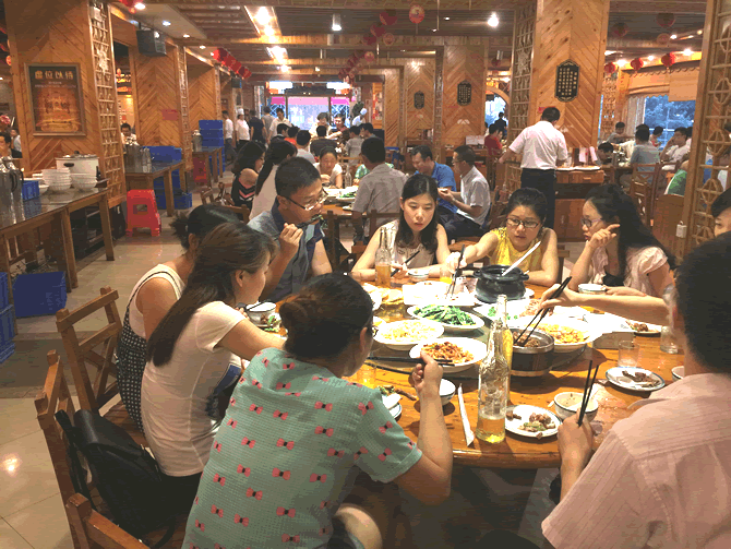 博悅佳輕質(zhì)隔墻板銷量再創(chuàng)佳績-員工歡聚一堂